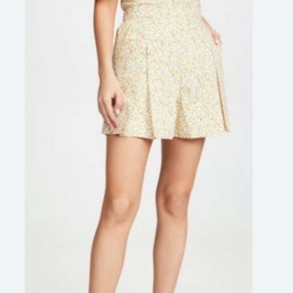 NWT Revolve Petersyn Amalfi Pleated High Waist Short in Saffron Size Small
